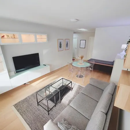 Apartamento A Two-bedroom With Glazed Balcony