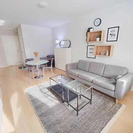 Appartamento A Two-bedroom With Glazed Balcony Hyvinkää